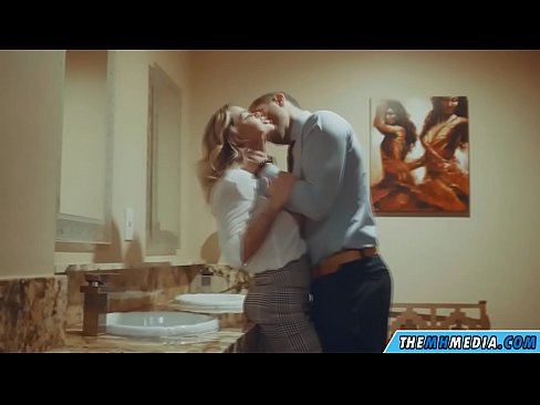 ❤️ Калі грудастая бландынка спакушае цябе ў грамадскім туалете ❤️❌ Анал порна на be.pornjk.ru ❌